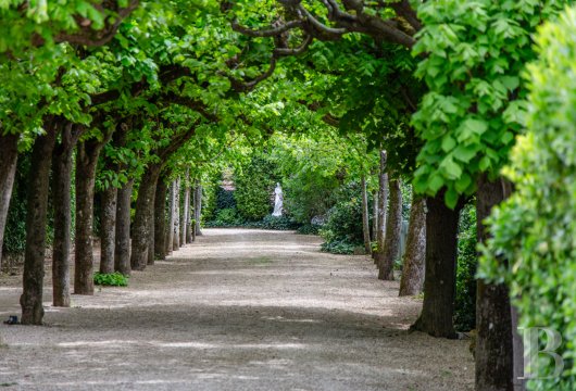 A 20th-century château in enclosed grounds in Evecquemont, in the Vexin region - photo  n°68