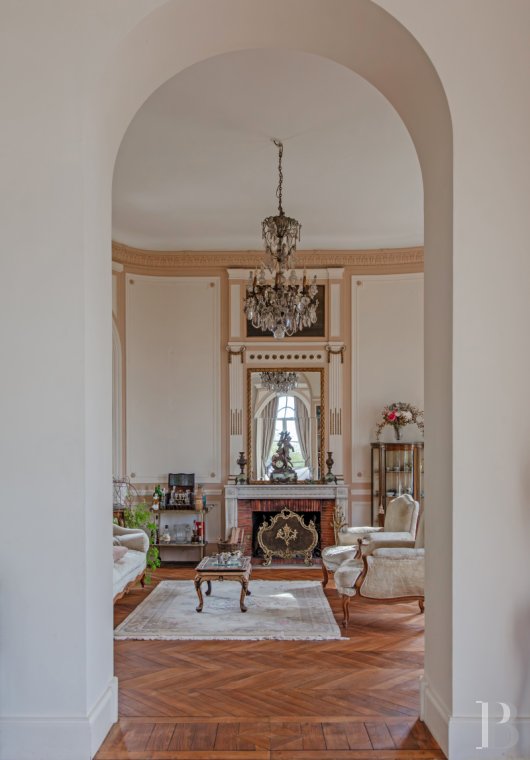 A 20th-century château in enclosed grounds in Evecquemont, in the Vexin region - photo  n°14