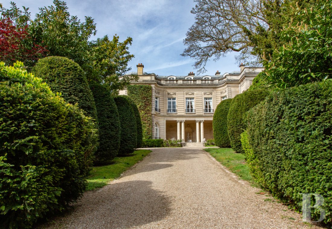 A 20th-century château in enclosed grounds in Evecquemont, in the Vexin region - photo  n°67