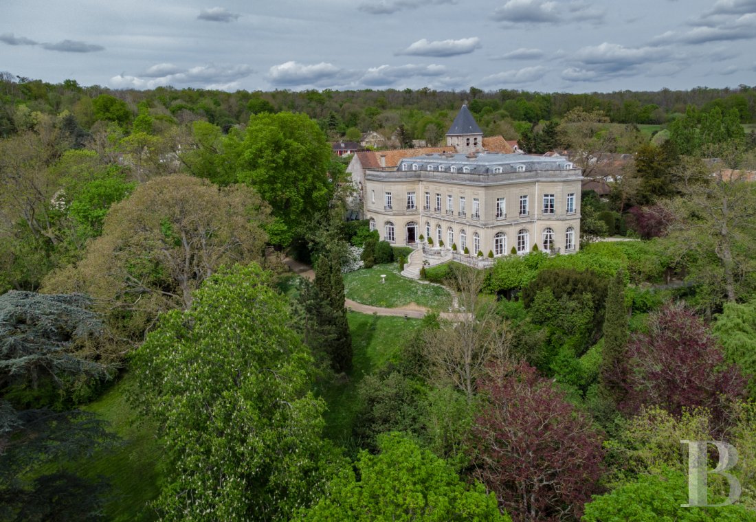 A 20th-century château in enclosed grounds in Evecquemont, in the Vexin region - photo  n°70
