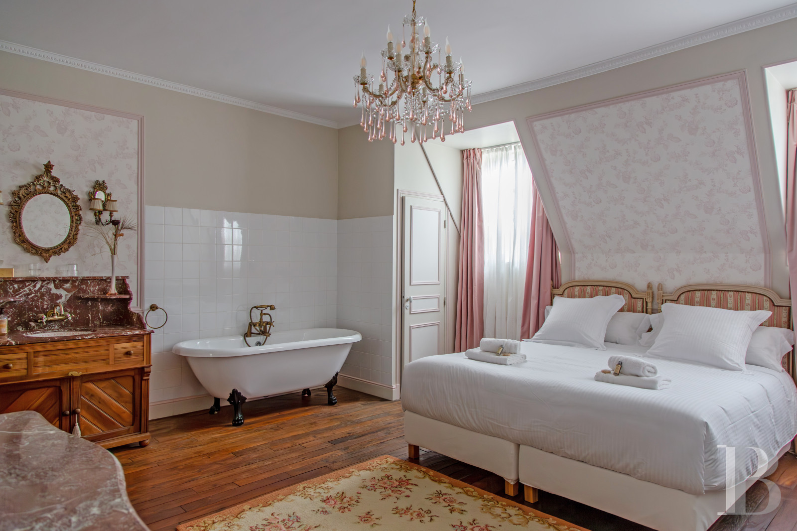 A 20th-century château in enclosed grounds in Evecquemont, in the Vexin region - photo  n°32