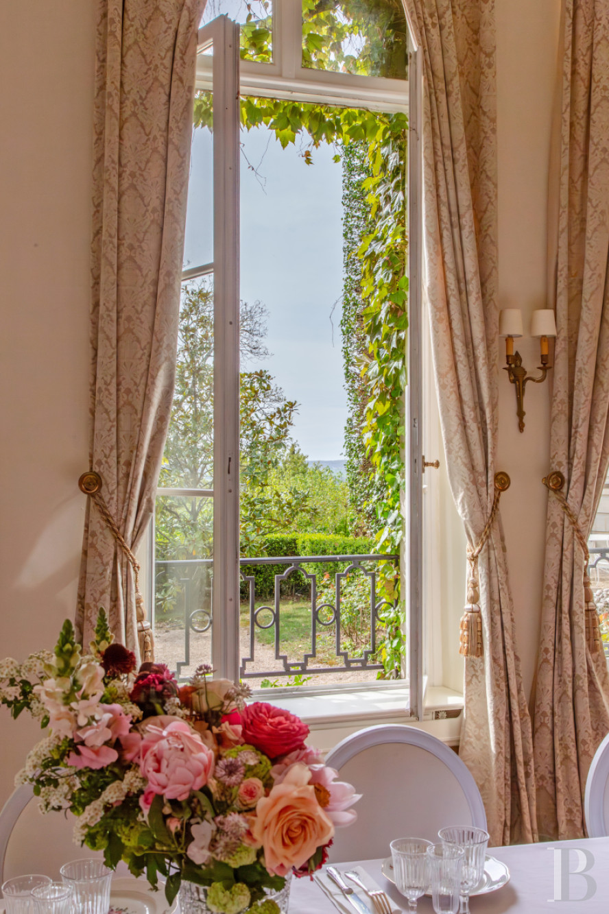 A 20th-century château in enclosed grounds in Evecquemont, in the Vexin region - photo  n°21