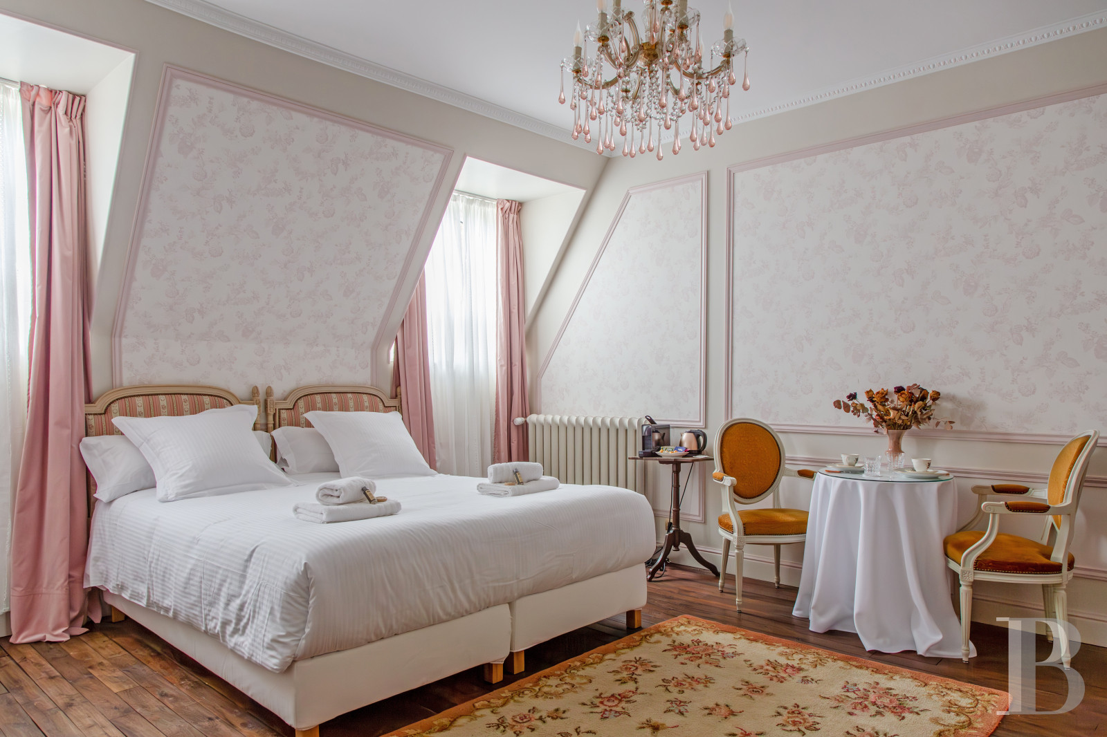 A 20th-century château in enclosed grounds in Evecquemont, in the Vexin region - photo  n°28