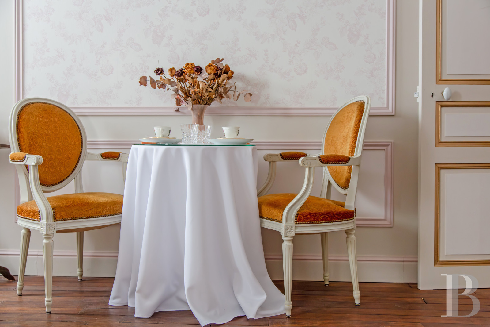 A 20th-century château in enclosed grounds in Evecquemont, in the Vexin region - photo  n°27