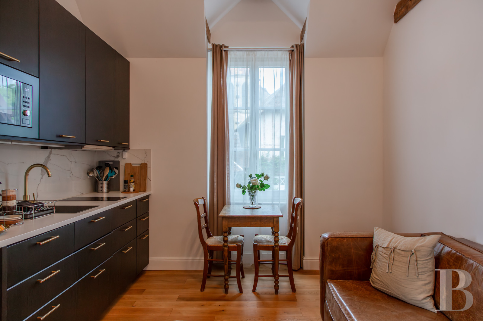 A 20th-century château in enclosed grounds in Evecquemont, in the Vexin region - photo  n°53