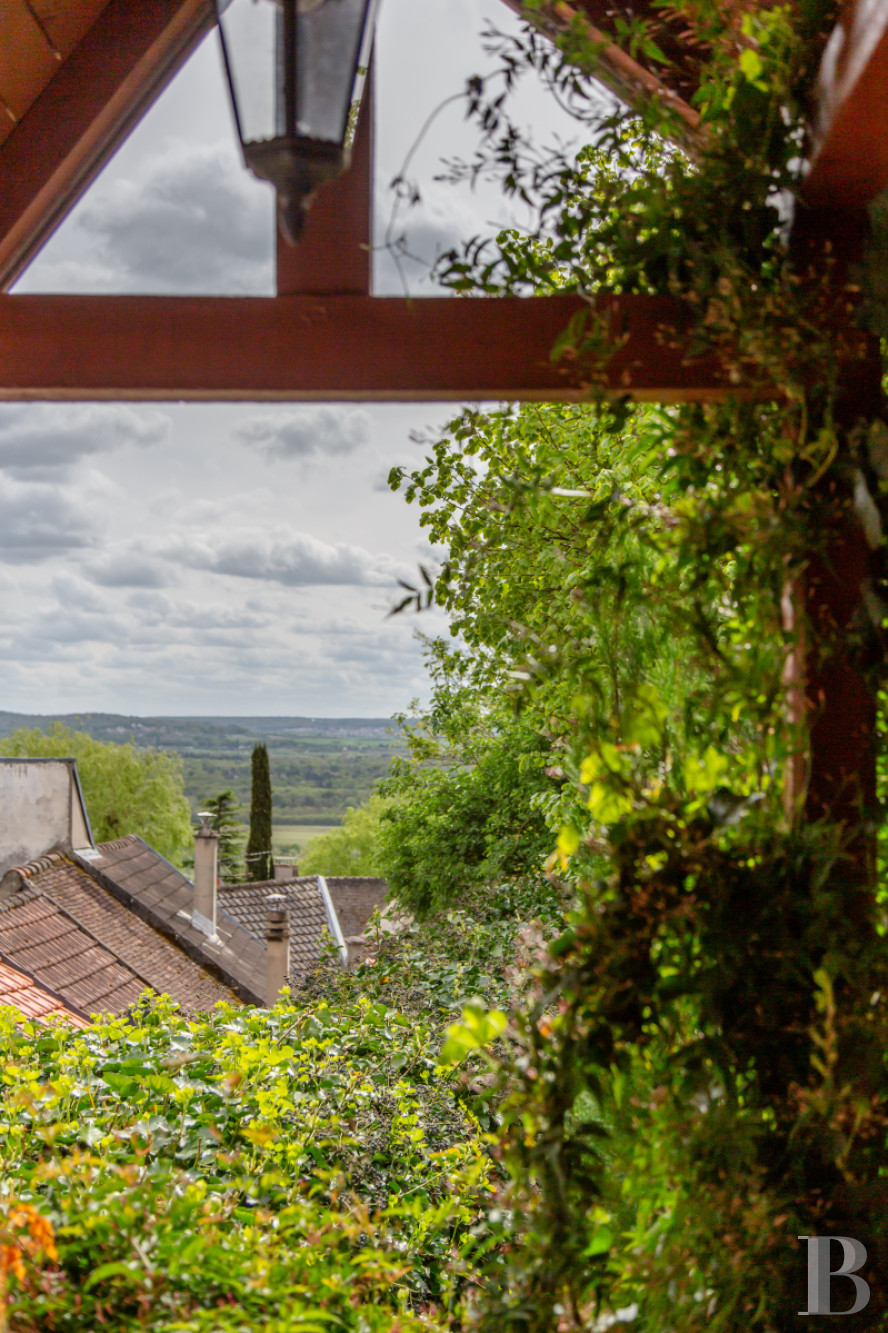 A 20th-century château in enclosed grounds in Evecquemont, in the Vexin region - photo  n°61