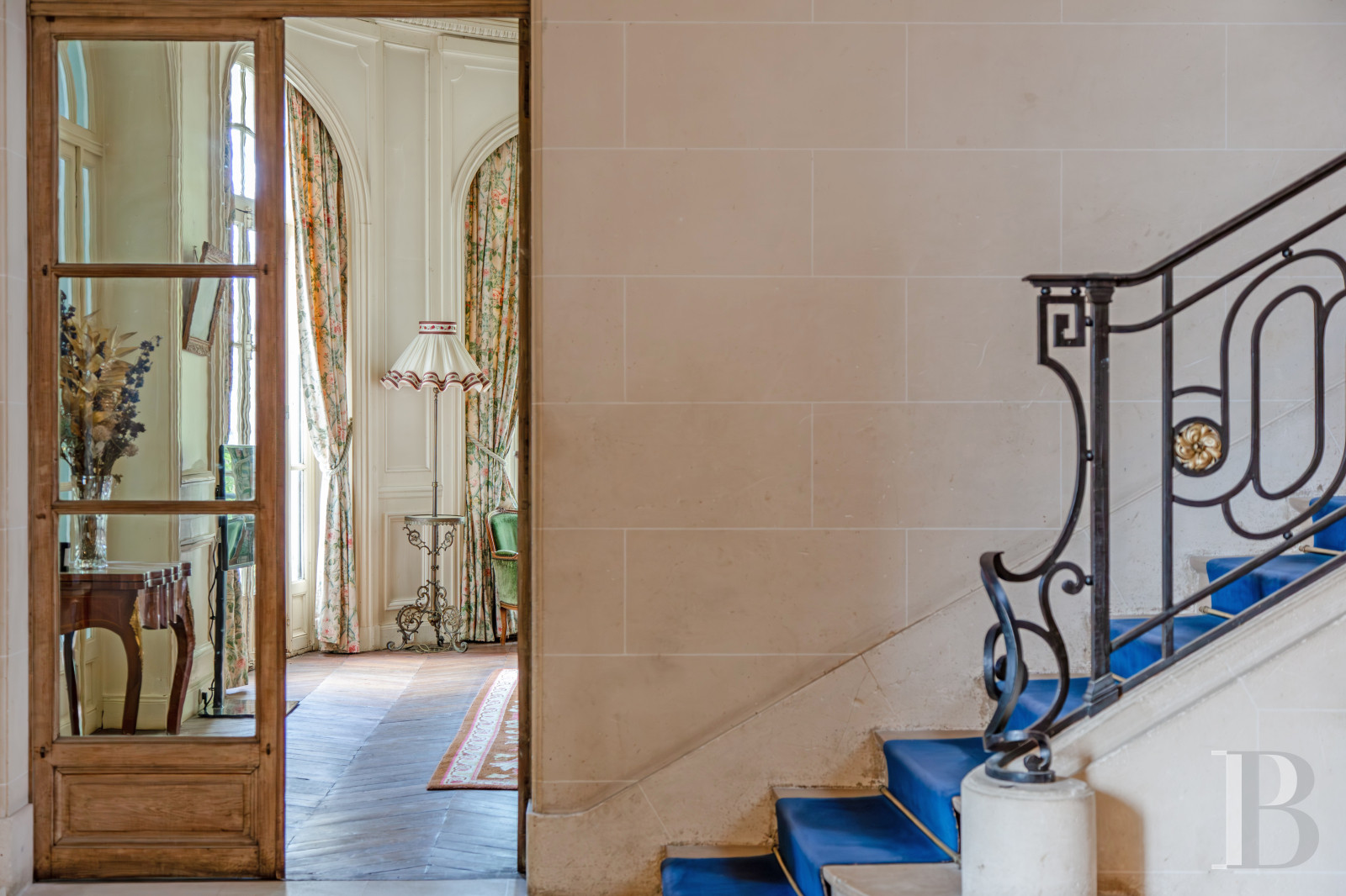 A 20th-century château in enclosed grounds in Evecquemont, in the Vexin region - photo  n°7