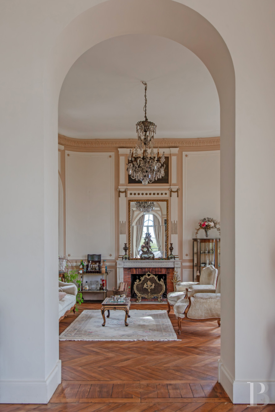 A 20th-century château in enclosed grounds in Evecquemont, in the Vexin region - photo  n°14