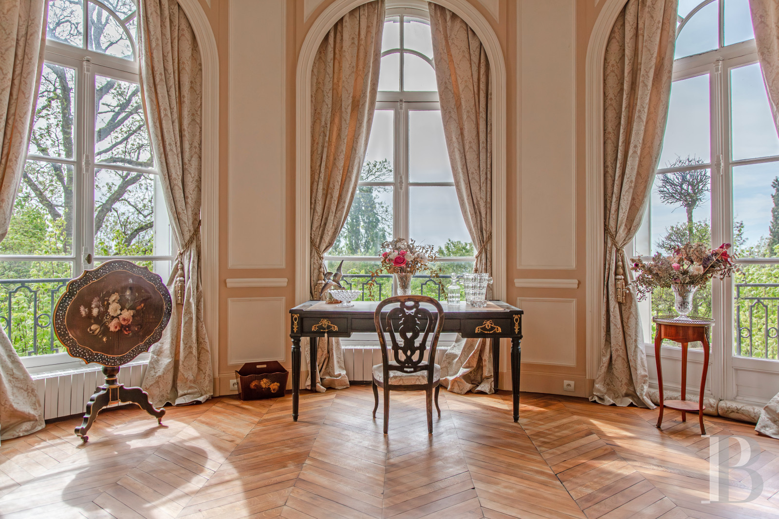 A 20th-century château in enclosed grounds in Evecquemont, in the Vexin region - photo  n°12