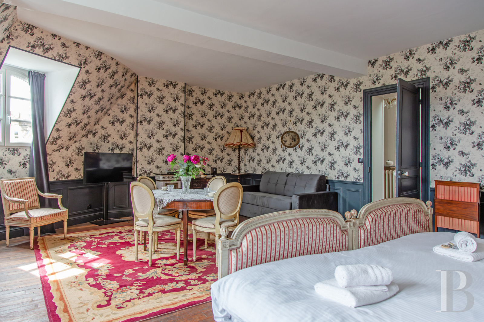 A 20th-century château in enclosed grounds in Evecquemont, in the Vexin region - photo  n°39