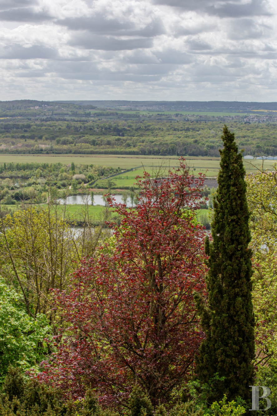 A 20th-century château in enclosed grounds in Evecquemont, in the Vexin region - photo  n°69