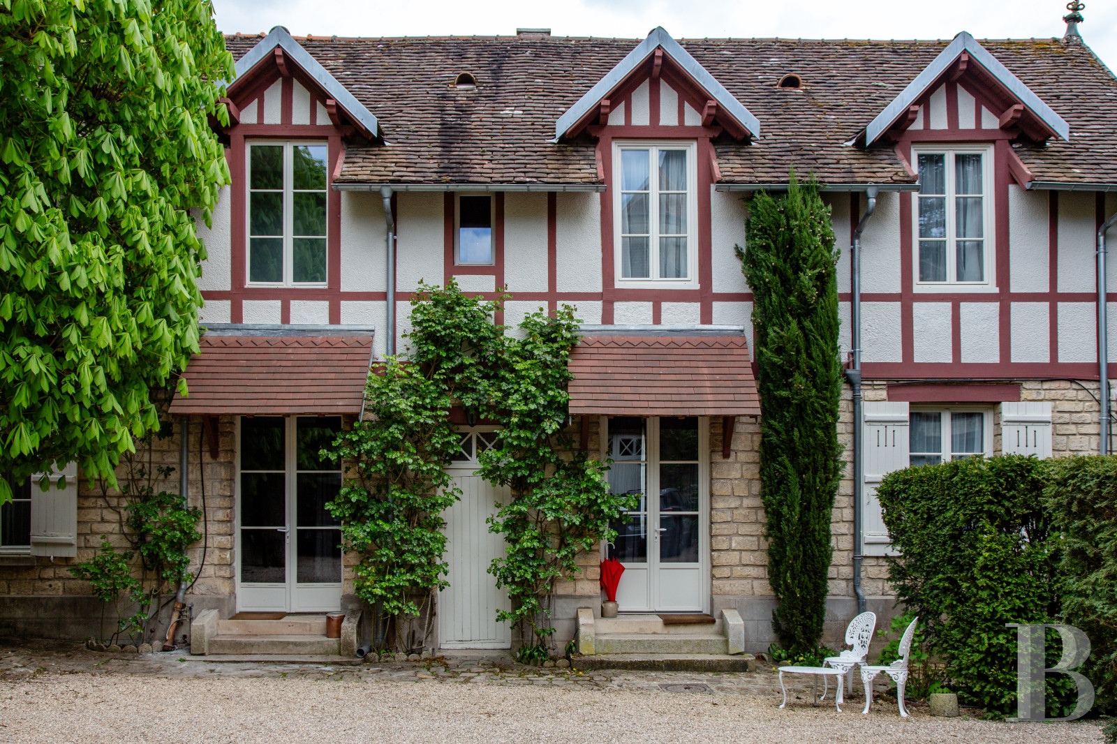 A 20th-century château in enclosed grounds in Evecquemont, in the Vexin region - photo  n°52