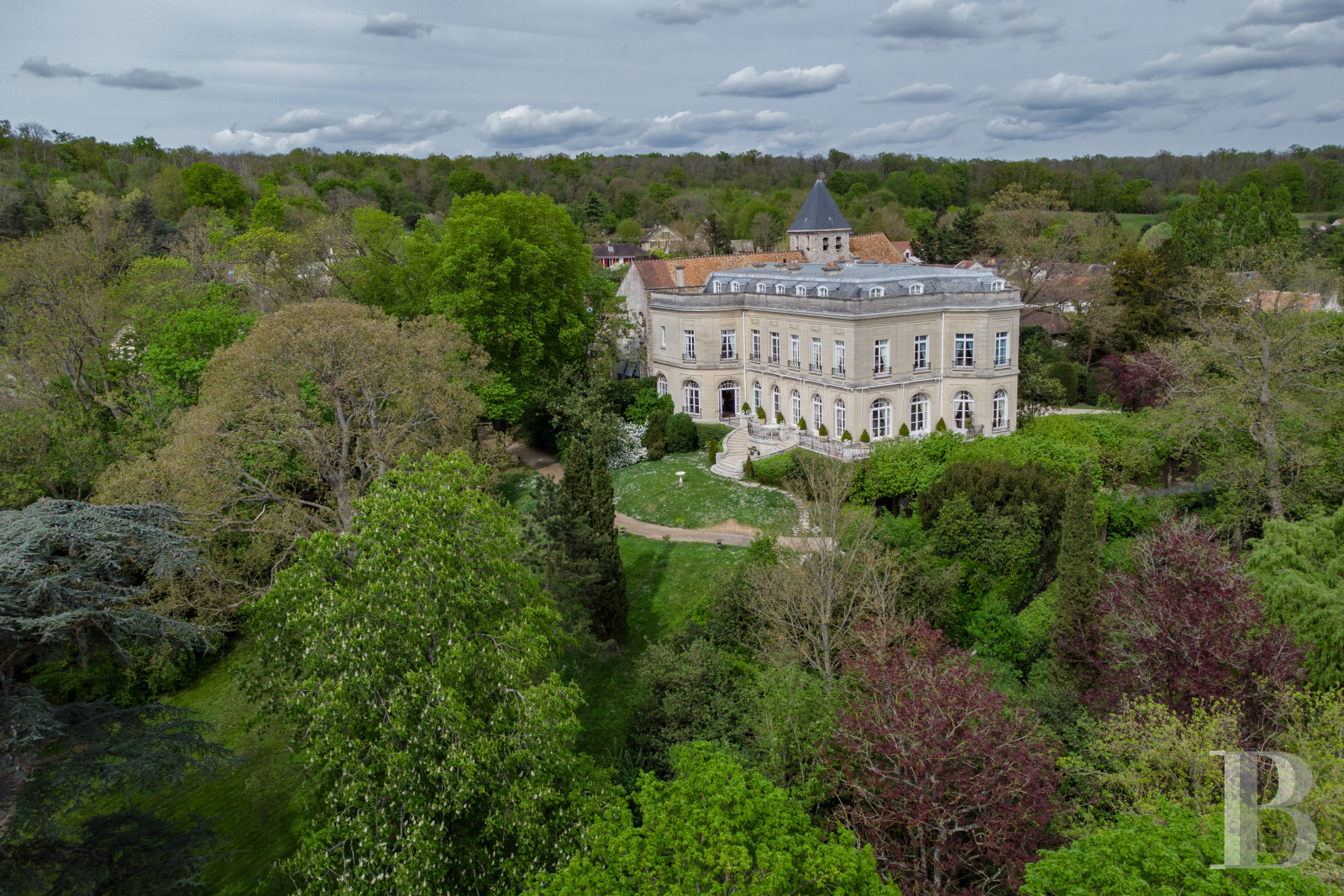 A 20th-century château in enclosed grounds in Evecquemont, in the Vexin region - photo  n°70