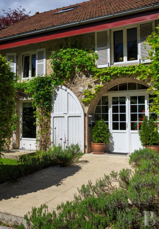Farms for sale - franche-comte - In the heart of the Jura Mountains and verdant nature,  an old farm, entirely renovated, and its garden
