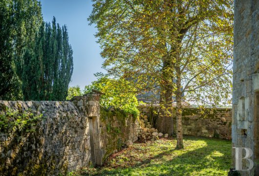 character properties France midi pyrenees   - 22