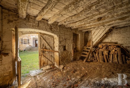 character properties France midi pyrenees   - 18