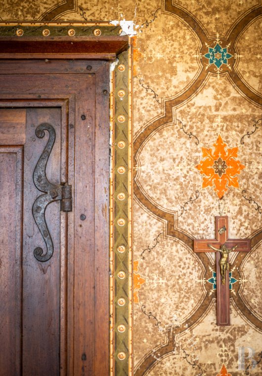 character properties France midi pyrenees   - 10