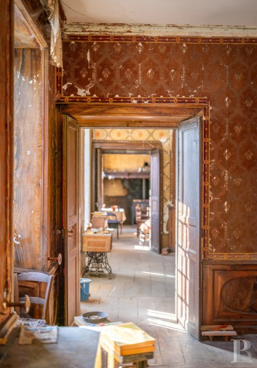 character properties France midi pyrenees   - 8