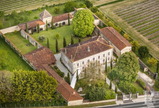 poitou-charentes - An Empire-style country residence and its outbuildings set in 1.3 hectares  in a 