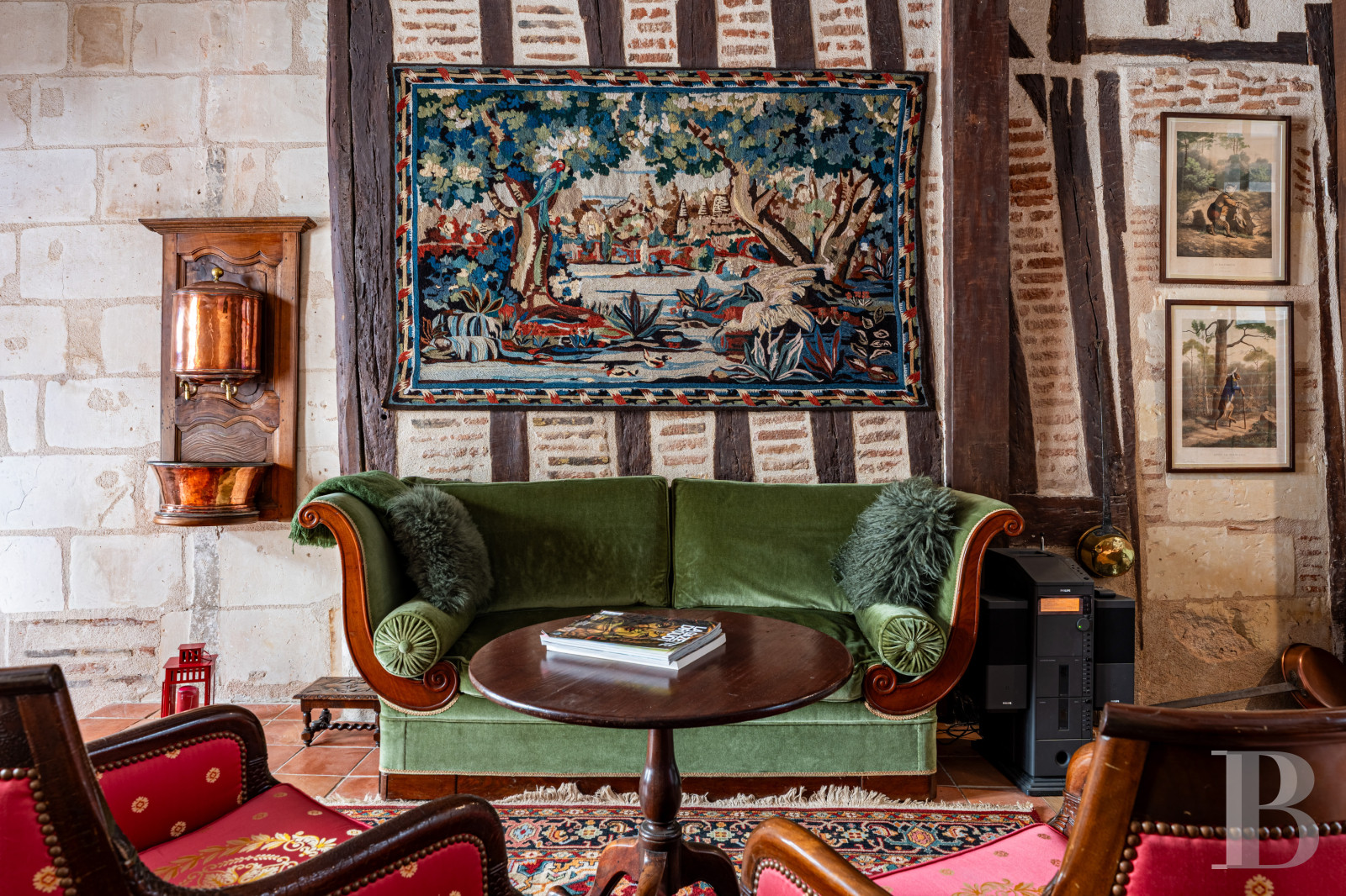 Dans le centre de Tours, une maison à colombages du 15e siècle - photo  n°1