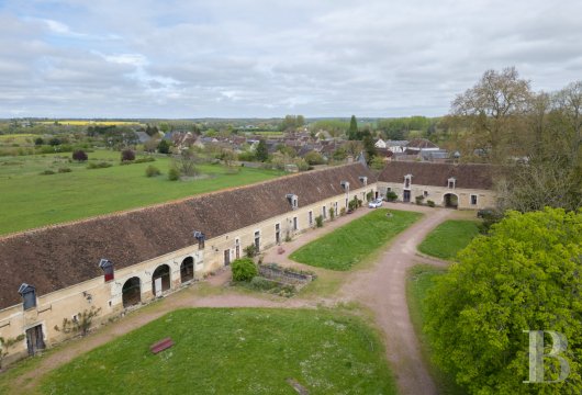 chateaux for sale France center val de loire   - 15