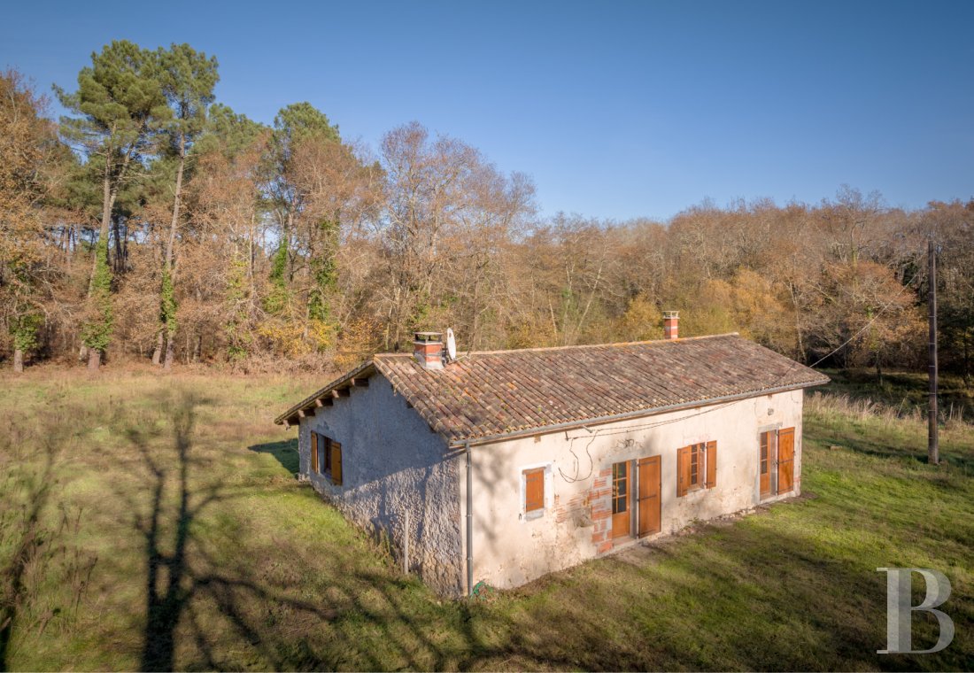 character properties France aquitaine   - 2
