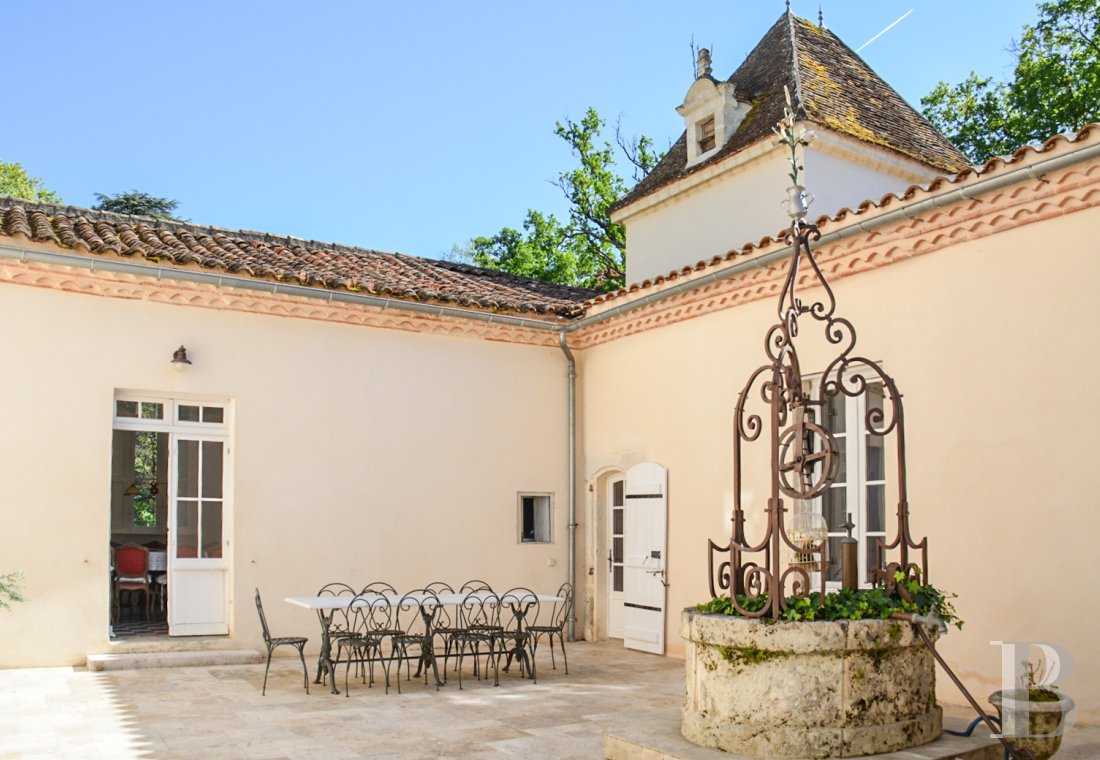 chateaux for sale France aquitaine   - 17