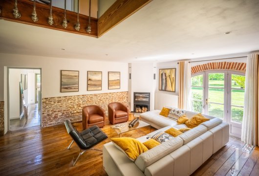 character properties France midi pyrenees   - 7