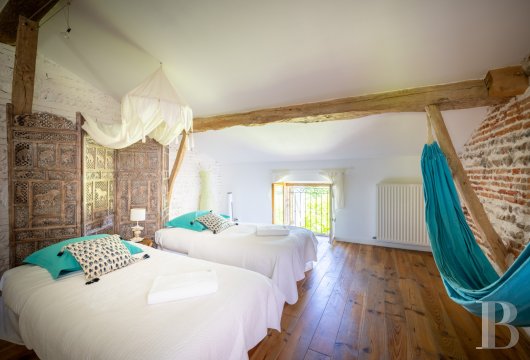 character properties France midi pyrenees   - 14