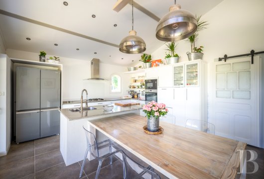 character properties France midi pyrenees   - 9