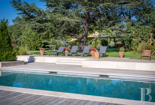 character properties France midi pyrenees   - 17