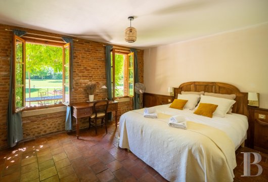 character properties France midi pyrenees   - 15