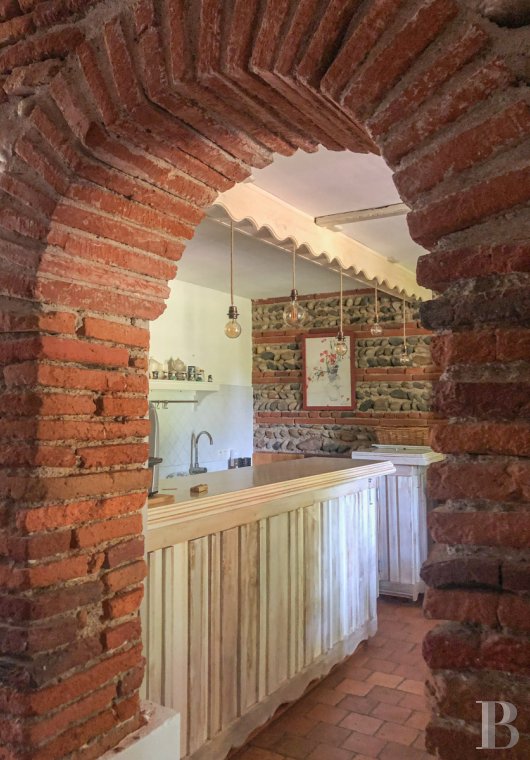 character properties France midi pyrenees   - 8