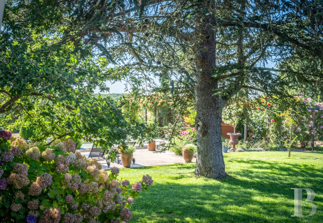 character properties France midi pyrenees   - 19