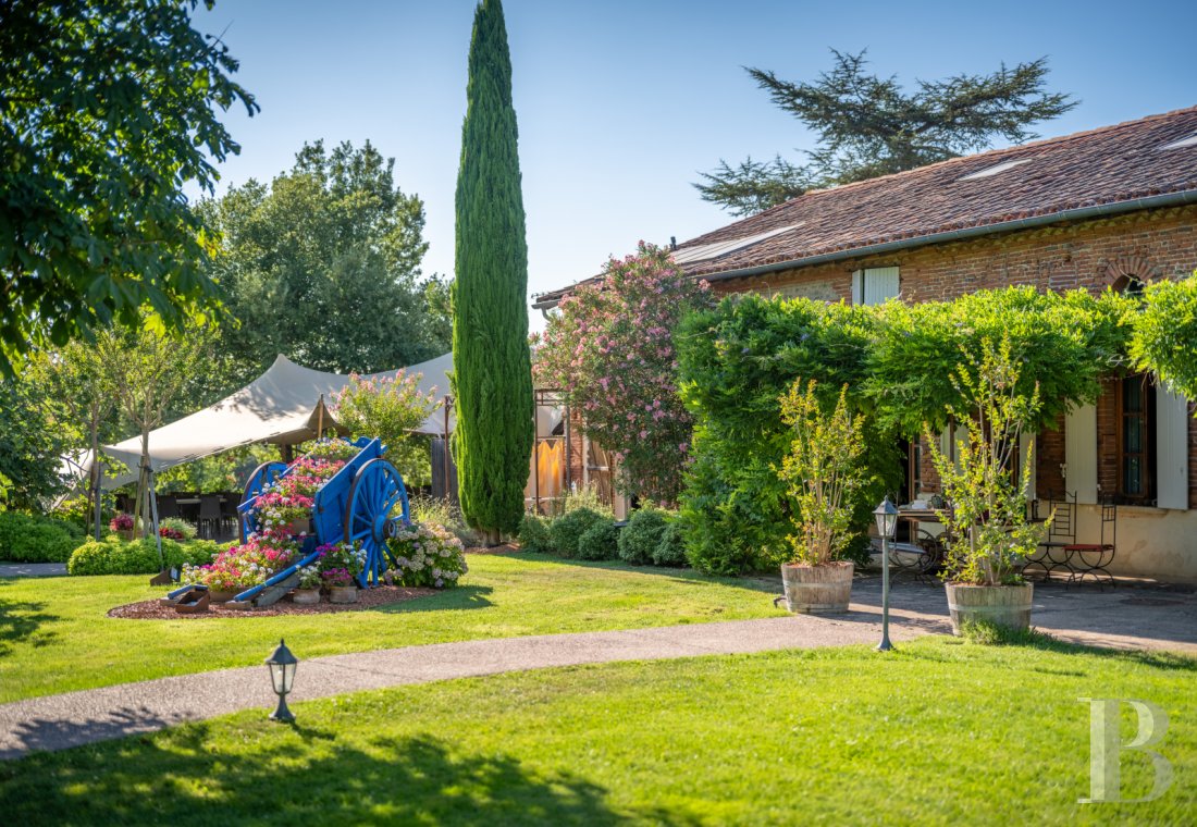 character properties France midi pyrenees   - 5