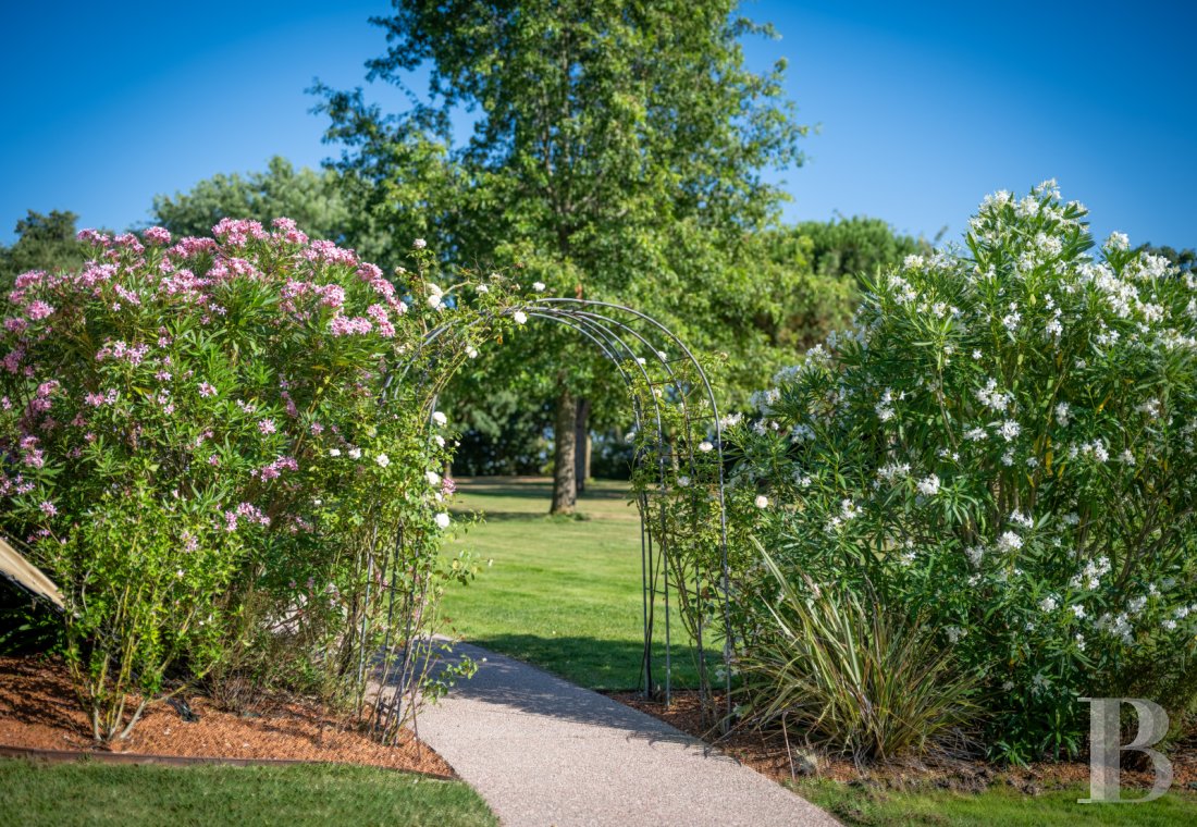 character properties France midi pyrenees   - 18