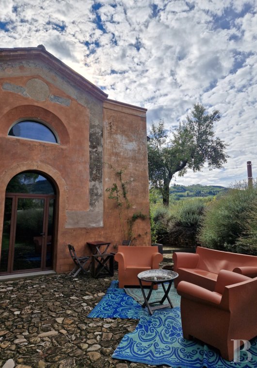 En Italie, au sud-est de Bologne, une ancienne église du 13e siècle et sa maison attenante - photo  n°10