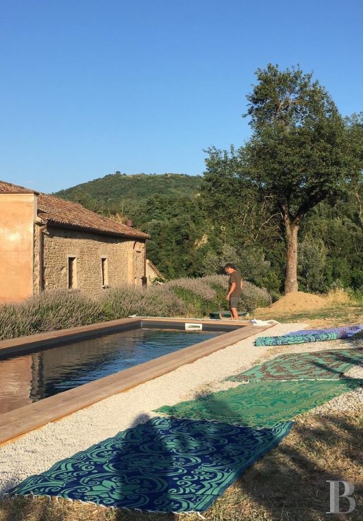 En Italie, au sud-est de Bologne, une ancienne église du 13e siècle et sa maison attenante - photo  n°7