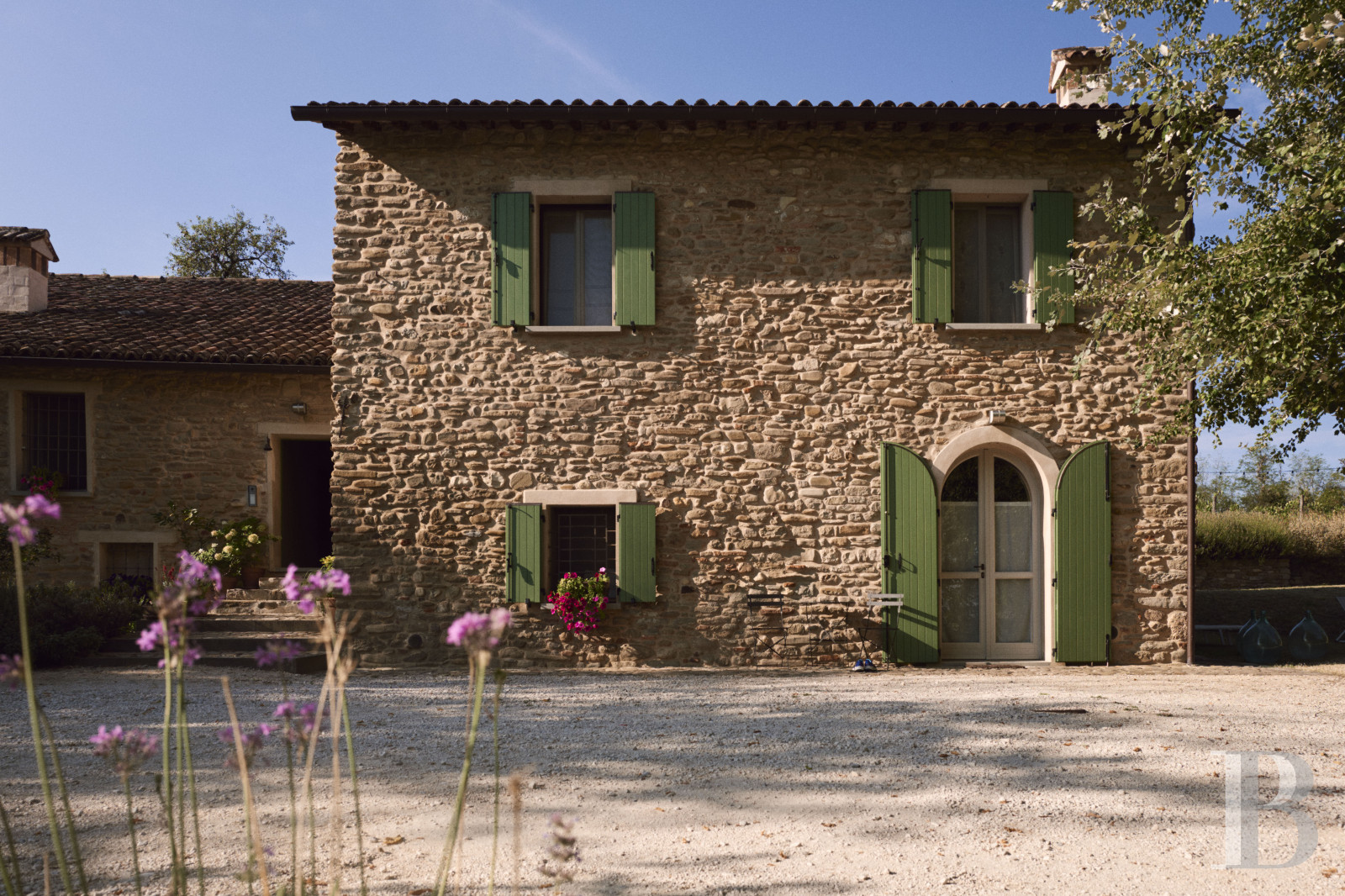 En Italie, au sud-est de Bologne, une ancienne église du 13e siècle et sa maison attenante - photo  n°5