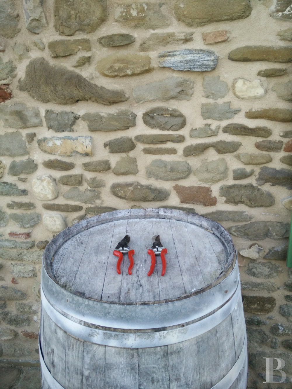 En Italie, au sud-est de Bologne, une ancienne église du 13e siècle et sa maison attenante - photo  n°3