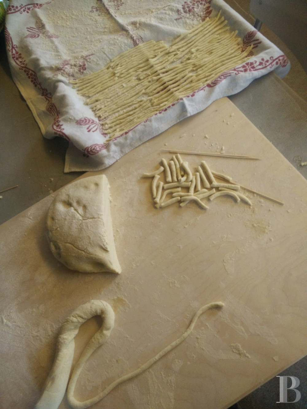 En Italie, au sud-est de Bologne, une ancienne église du 13e siècle et sa maison attenante - photo  n°21