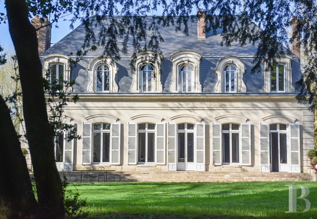 properties in town burgundy   - 1