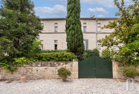 provence-cote-dazur - In the Camargue region of Provence, in a 16th-century, entirely renovated convent,  a 600-m² distinguished home, nestled amid the peace and quiet of its tree-filled courtyards