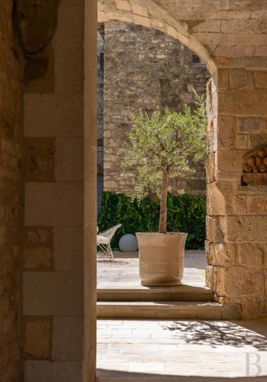 A village château dating back to the 12th century between Nîmes and Uzès in the Gard - photo  n°31