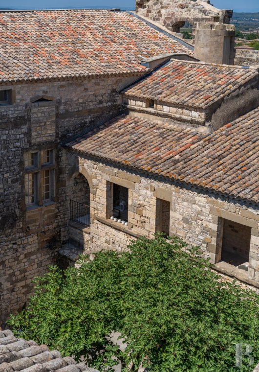 A village château dating back to the 12th century between Nîmes and Uzès in the Gard - photo  n°35