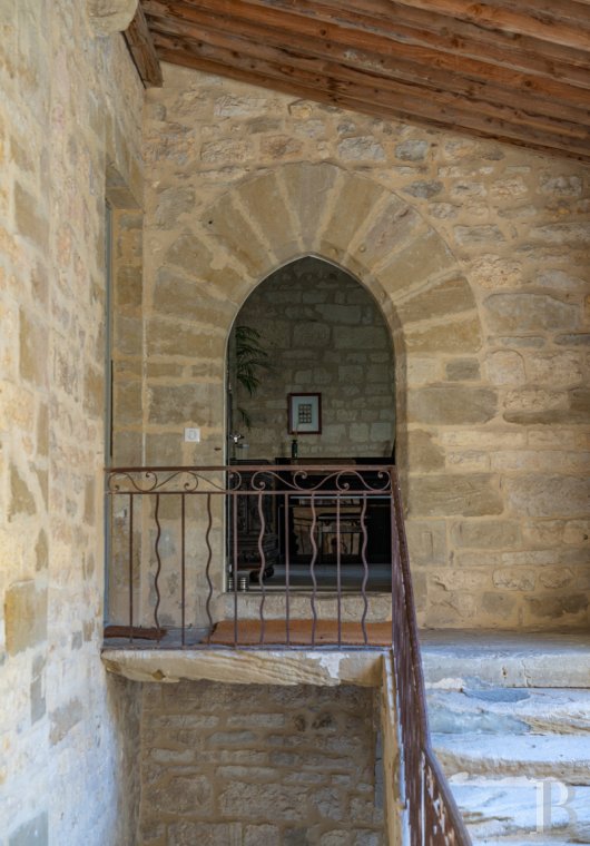 A village château dating back to the 12th century between Nîmes and Uzès in the Gard - photo  n°27