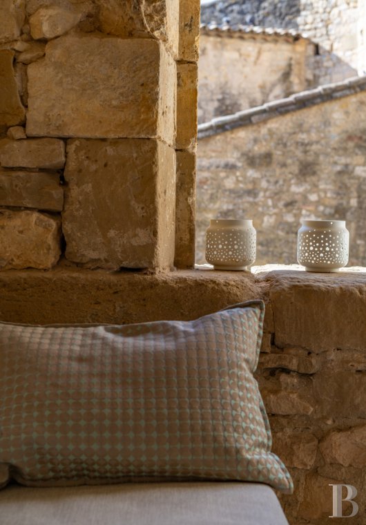 A village château dating back to the 12th century between Nîmes and Uzès in the Gard - photo  n°30