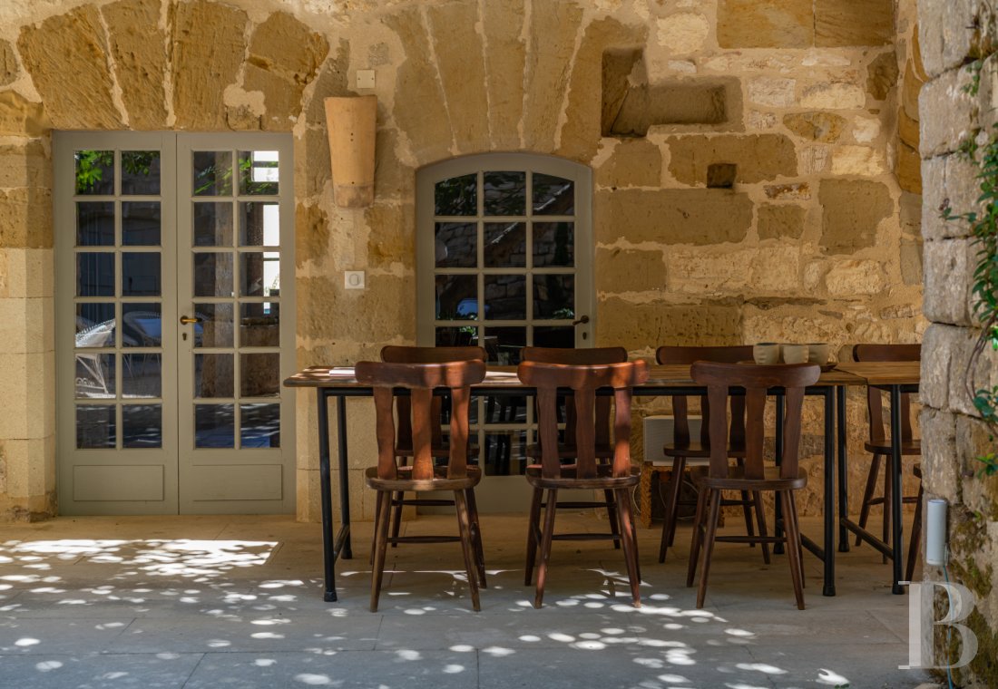 A village château dating back to the 12th century between Nîmes and Uzès in the Gard - photo  n°32