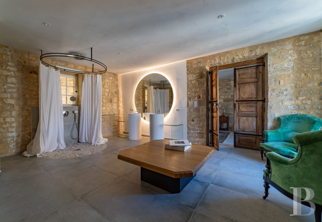 A village château dating back to the 12th century between Nîmes and Uzès in the Gard - photo  n°14