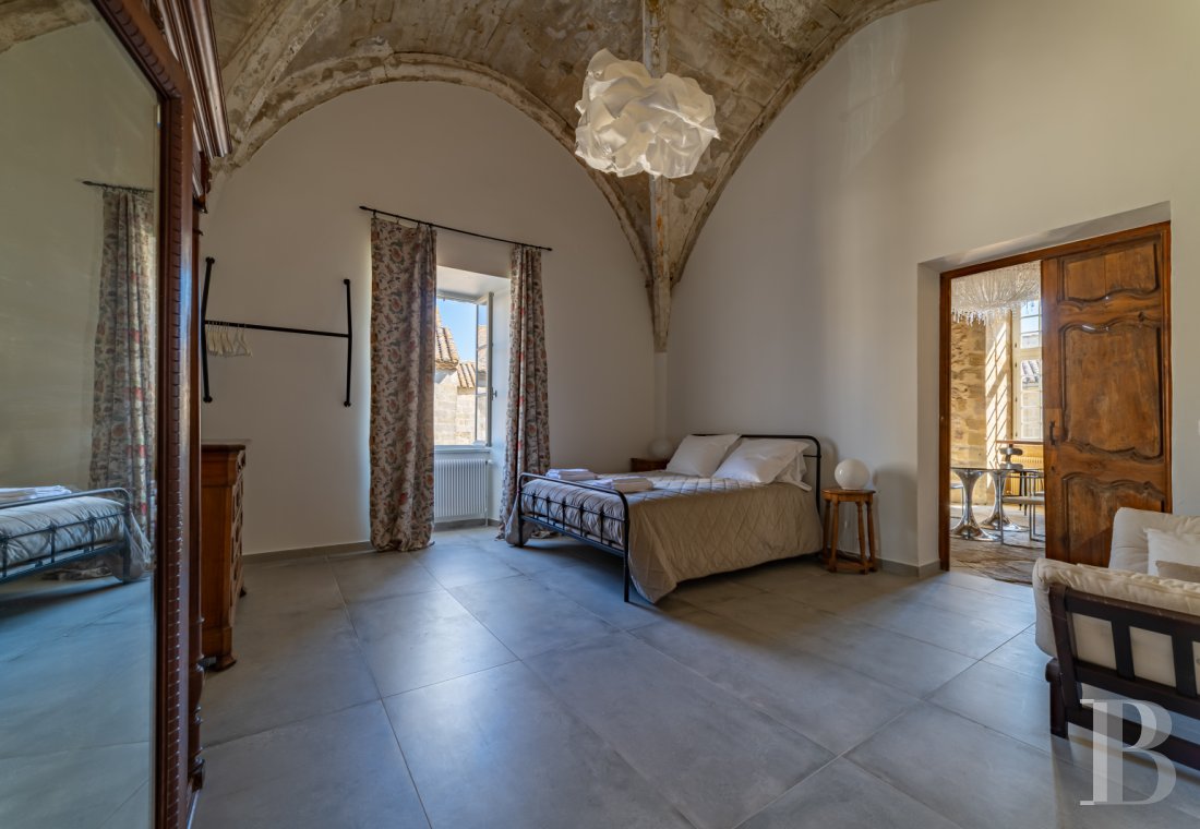 A village château dating back to the 12th century between Nîmes and Uzès in the Gard - photo  n°10